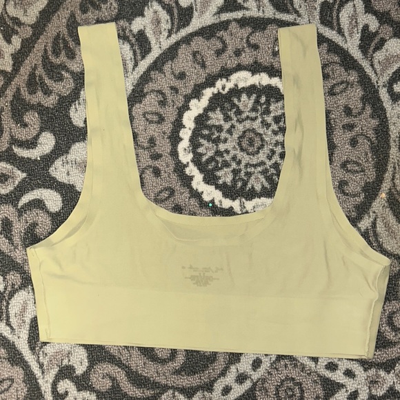 Urban Outfitters Light Green Seamless Bra Top (M) - Picture 2 of 4
